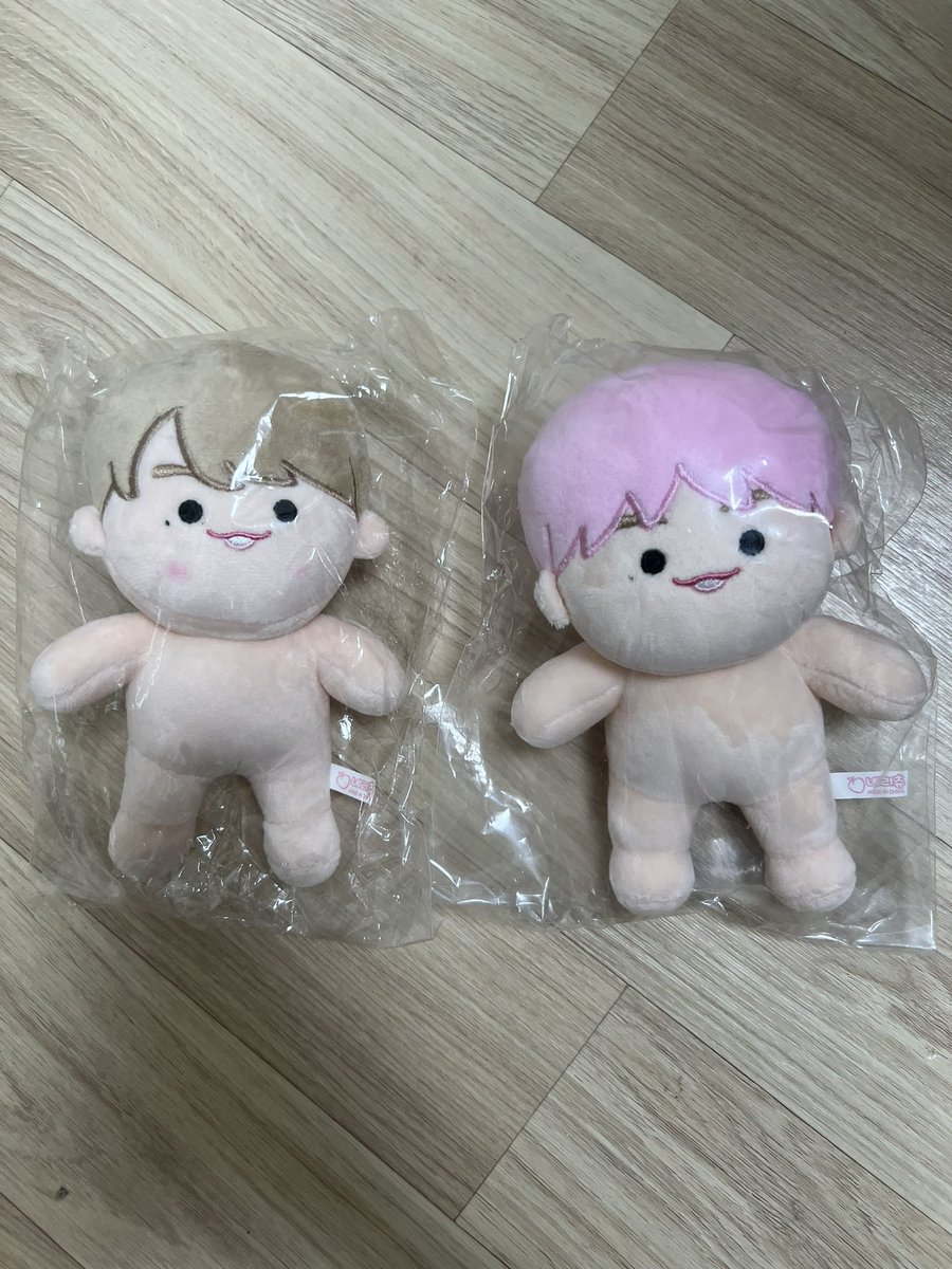 whk890216's tweet photo. 강다니엘인형 .옷 팝니다
첫번째사진 전부 배포2만원
두번째사진 각5천원 배송비3천 https://t.co/IieqMgxSF5