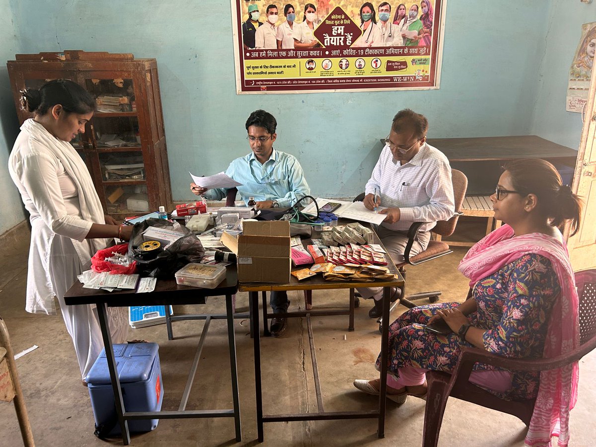 TB Mukt Bharat, Sonbhadra,UP (@ntep_upsbd) on Twitter photo जिला क्षय रोग अधिकारी Dr प्रेमनाथ महोदय के द्वारा हिंडाल्को हॉस्पिटल रेणुकूट सोनभद्र के सी एम ओ को टी बी सस्पेक्ट मरीजों का अधिक से अधिक जांच करने और टी बी मुक्त भारत अभियान में सहयोग करने के लिए कहा गया।
<a href="/DmSonbhadra/">DM Sonbhadra</a> <a href="/amswamz/">sriram s swamy</a> <a href="/brajeshpathakup/">Brajesh Pathak</a> <a href="/mansukhmandviya/">Dr Mansukh Mandaviya</a> <a href="/ntep_UP/">TB Mukt Bharat- Uttar Pradesh</a> <a href="/nhm_up/">NHM UP</a> जिला क्षय रोग अधिकारी Dr प्रेमनाथ महोदय के द्वारा हिंडाल्को हॉस्पिटल रेणुकूट सोनभद्र के सी एम ओ को टी बी सस्पेक्ट मरीजों का अधिक से अधिक जांच करने और टी बी मुक्त भारत अभियान में सहयोग करने के लिए कहा गया।
<a href="/DmSonbhadra/">DM Sonbhadra</a> <a href="/amswamz/">sriram s swamy</a> <a href="/brajeshpathakup/">Brajesh Pathak</a> <a href="/mansukhmandviya/">Dr Mansukh Mandaviya</a> <a href="/ntep_UP/">TB Mukt Bharat- Uttar Pradesh</a> <a href="/nhm_up/">NHM UP</a>