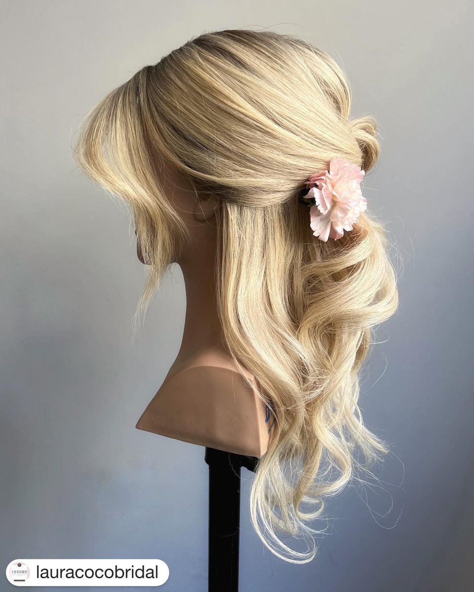 MANNEQUIN:
limage.de/en/mannequin-h…
SHOP NOW 

work by @lauracocobridal

#limage #blond #updo #makeup #updos #braids #braid #weddinghair #wedding #love #Hairstylist #hairstyle #mannequinhead #hairgoals #waves #hair #vintage #love #blondhair #pastelhair #braidedhair