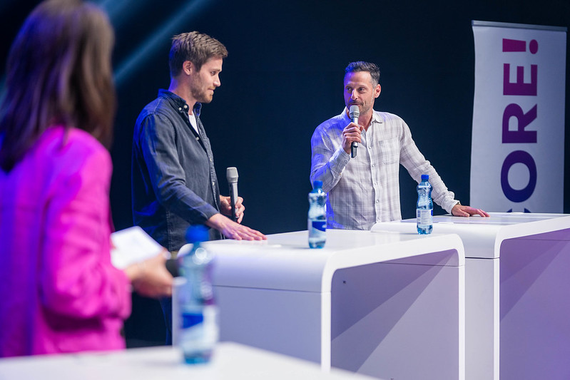 SCORE_swiss's tweet photo. Die Community der #norqainer trifft sich vor allem auf Instagram und mittlerweile auch auf TikTok. Richtig stark ist @norqainwatches aber bei Events - so können sich Mark Streit und Ben Küffer mit einem gemeinsamen Erlebnis bei der #brandcommunity bedanken. #scorezh https://t.co/3iKnlo9BJL