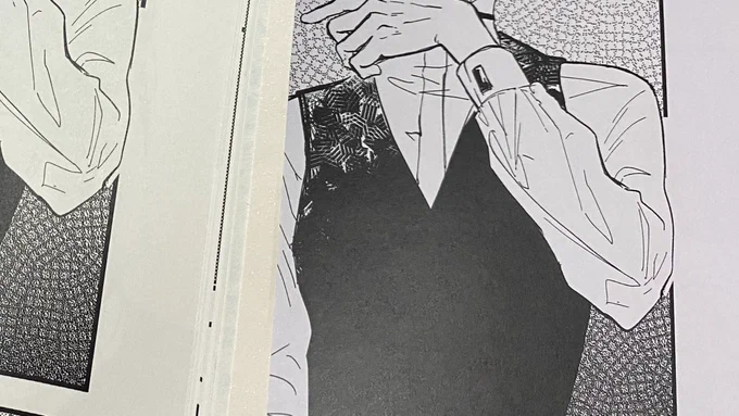 本文紙を上質紙→ねこ上質ロシアンブルーに変更したんだけど裏の透けるのご目立たなくて綺麗(比べると青い) 表紙をキュリアスホワイト→キュリアスパールにしたらラメがチラチラ〜から青みがかったうっすらパールになりました 初版も再版も俺の絵と漫画以外紙がめちゃくちゃ綺麗 大感謝ねこのしっぽ様