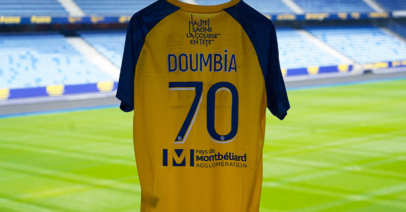 FCSM_officiel's tweet photo. 🦁 Le département de la Haute-Saône, s'affichera sur les tenues des Jaune et Bleu à l'occasion de #FCSMFCM ce vendredi.

🎁 Pour gagner le maillot de Moussa Doumbia :
👉 Follow
🔁 RT + Like ❤

👕 (1 maillot en jeu - multipliez vos chances sur Facebook et Instagram) https://t.co/wZZcENCyTV