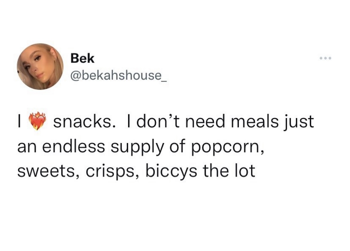 PrettyLittleThing tweet media