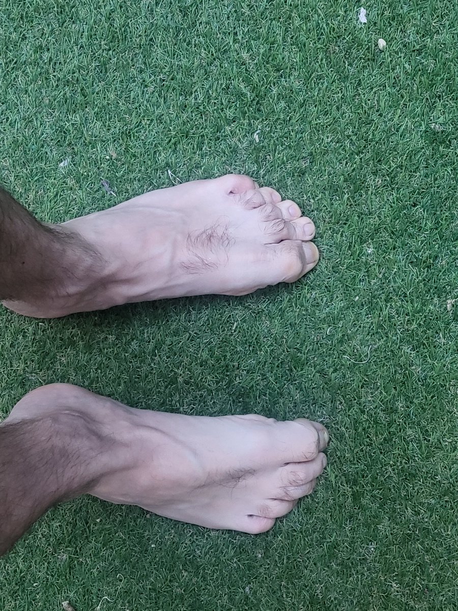 EuroFeet4U's tweet photo. Feeling the "grass " under my feet
#feetfinder #feetfethish #feetfetiche #footfetısh #FOOTFETİSH #feet #feet_lover #feetpic #feet_pic #feetcontent #barefoot #toe #softeet #malefeet #prettyfeet #feetup https://t.co/tE0jLsuL9M