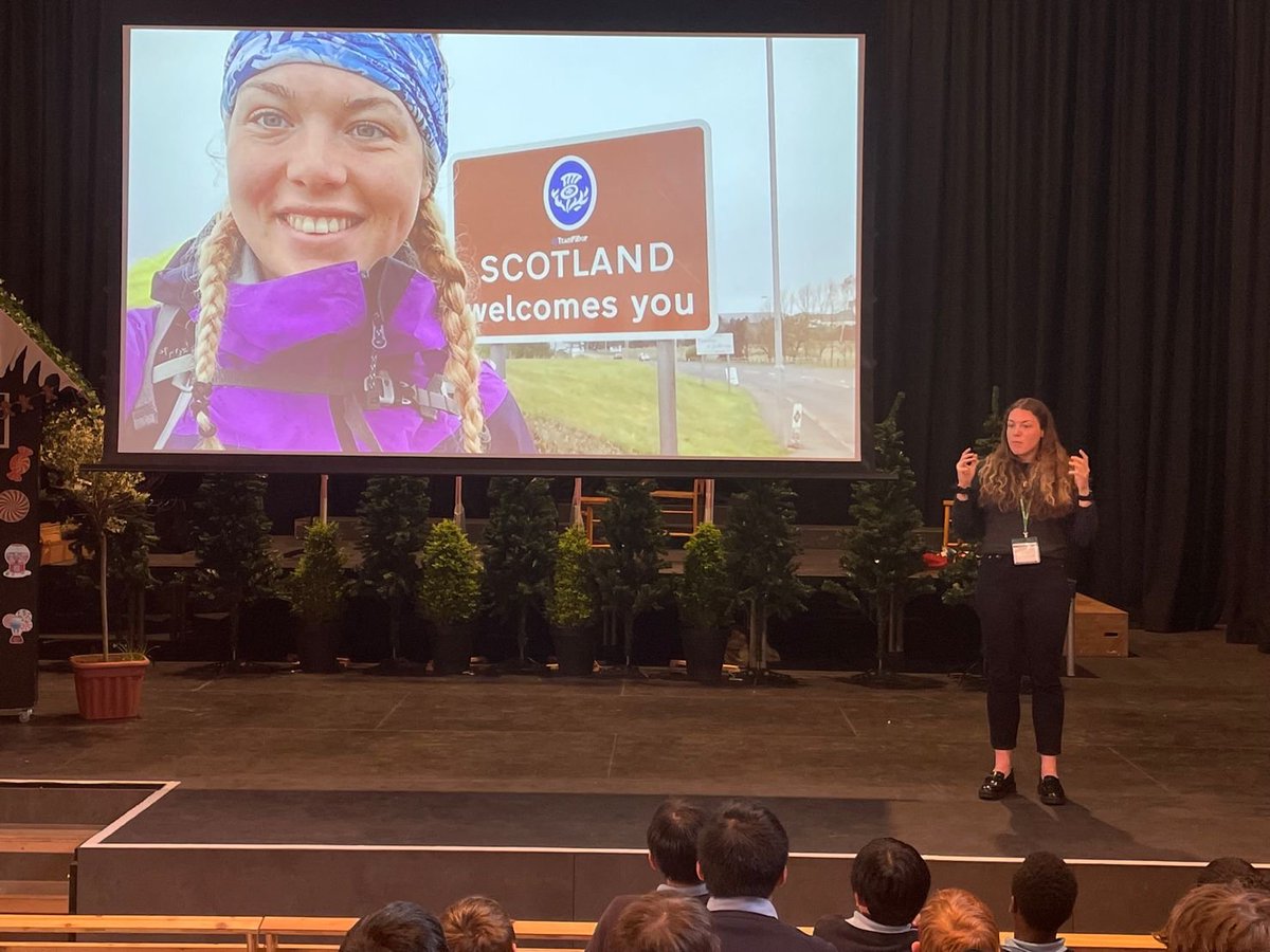 HorrisHill's tweet photo. #HorrisHill was thrilled to spend time with intrepid runner @elisecdowning recently as she captivated children, parents and staff alike with her story of how she ran a lap of the coastline of Britain.
#HHFlair #PrepSchoolLife #Hampshire #Berkshire #Newbury #adventure #running https://t.co/kv095vOyl2