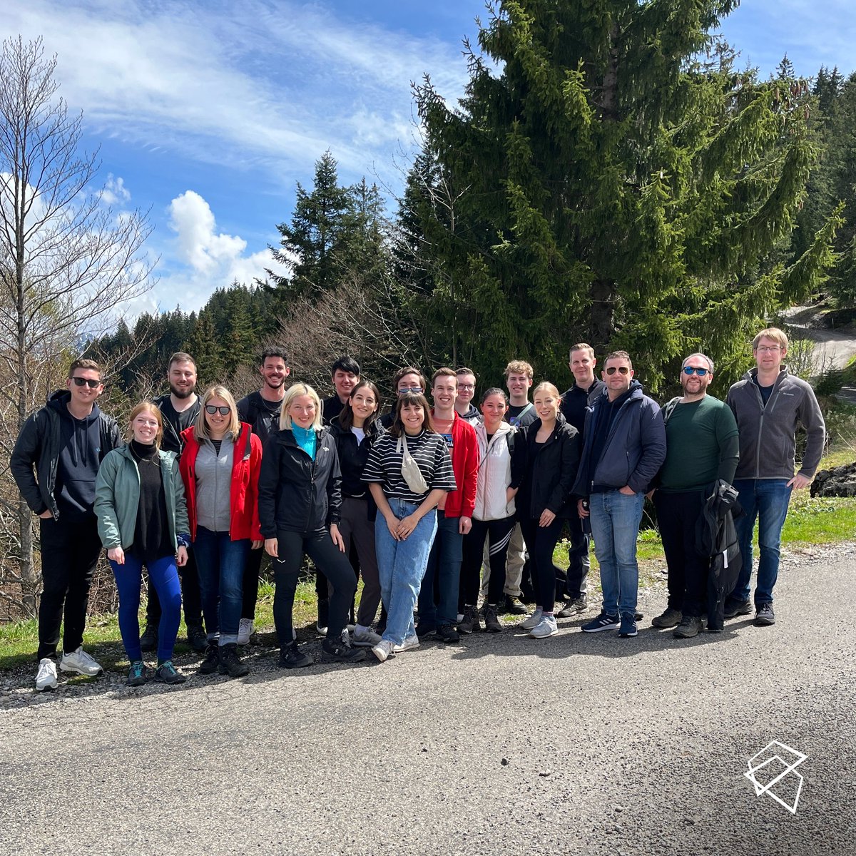 conntac_net's tweet photo. Conntac OffSite 2023 im malerischen Kleinwalsertal 🙌     

Mitte Mai sind wir dem Ruf der Berge gefolgt und haben zwei unvergessliche Tage zusammen verbracht. Neben spannenden Aktivitäten standen auch gemütliche Teamabende auf dem Programm. 🏞️📸

#team #offsite https://t.co/z7zvEVdLyk