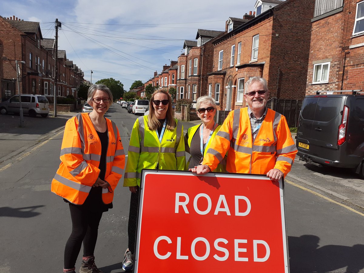 OneTrafford's tweet photo. Urmston Primary, English Martyrs and Urmston Grammar pupils were able to make a traffic-free journey to school yesterday after another #schoolstreet trial.

Thanks to everyone who helped out! If you'd like to volunteer at a #schoolstreet trial, email traffordtraffic@amey.co.uk. https://t.co/dTqGkdAqcl