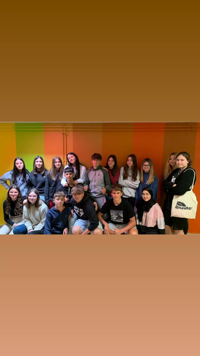 cpifppiramide's tweet photo. La semana pasada📅 se realizó varias visitas guiadas🧐 a varios Institutos 👥de Huesca y de la provincia, para que conocieran los Ciclos Formativos de #FP⚙️💻que se imparten en el #CPIFP #Pirámide, y ver cómo se aprende de forma práctica📉📒

#CPIFPPiramide #huesca #gradosuperior https://t.co/OgeTOLCztX
