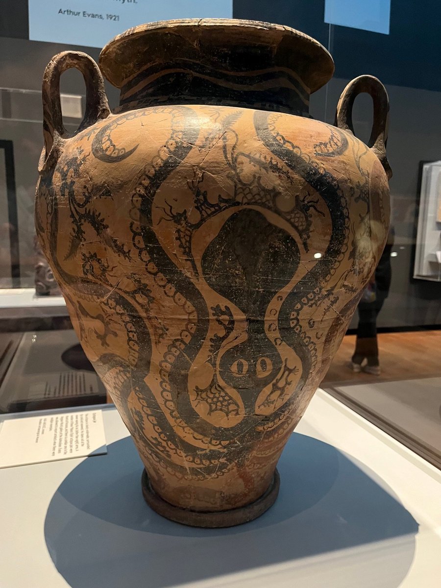bodleianlibs's tweet image. Happy Anniversary to Oxford&apos;s @AshmoleanMuseum, which opened its doors 340 years ago on 24 May 1683!

A small Bodleian cohort got lost in the excellent #LabyrinthAshmolean exhibition this week. We were charmed by the octopuses.
ashmolean.org