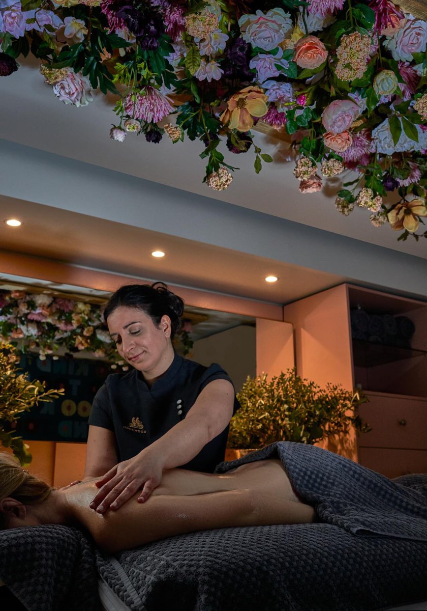 A good weekend starts with a positive attitude and a great massage💆🏻‍♀️

We have some available slots over the next few weekends. Why not treat yourself or a friend.

To book in please contact us on the following:

📞01225 580439
📧 spa@homewoodbath.co.uk