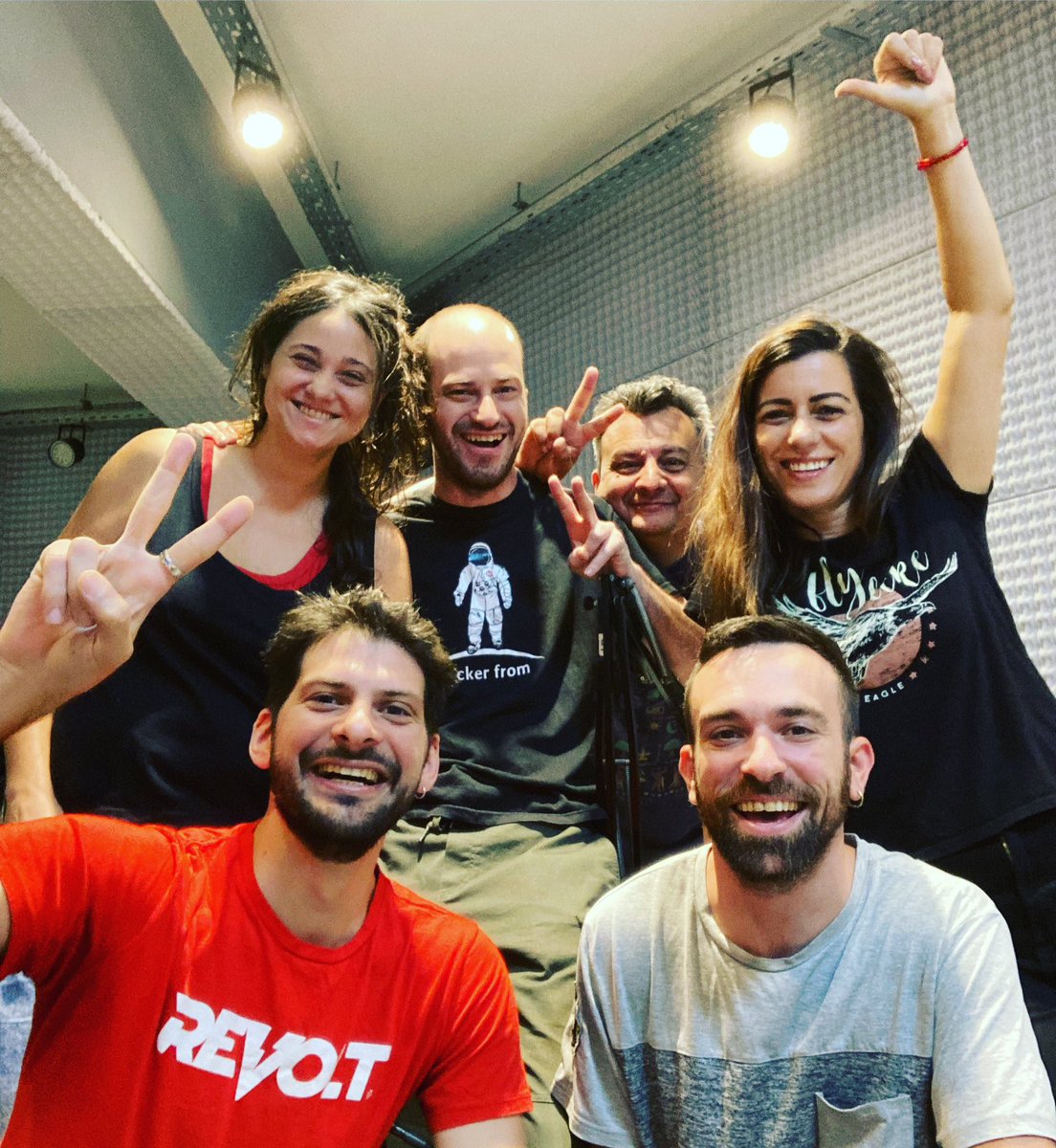 📻 Mañana de miércoles en #MasTempranoQueTarde 
Te hacemos compañía hasta las 9hs. 👇🏻
am530somosradio.com/en-vivo/