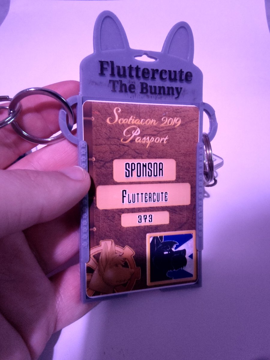 FlutterPrint's tweet image. Custom Con ID holders :D
-NFC enabled
-Can hold key chains
-Custom name and spices
-Custom silhouette
£45 with free shipping 🚚
etsy.com/listing/148871…

(orders will be made after cfz)
#furry