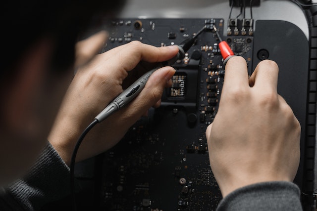 tef_montajes's tweet image. 🧐¿Cómo verificamos las #placaselectrónicas en Tef antes de enviarlas a nuestros clientes? 👉Con el #test funcional y el test #flyingprobe (in-circuit).
💥𝗧𝗼𝗱𝗼𝘀 𝗹𝗼𝘀 𝗽𝗿𝗼𝗱𝘂𝗰𝘁𝗼𝘀 se verifican antes de salir de nuestras instalaciones.
+ info en tefmontajes.com/testing-y-serv…