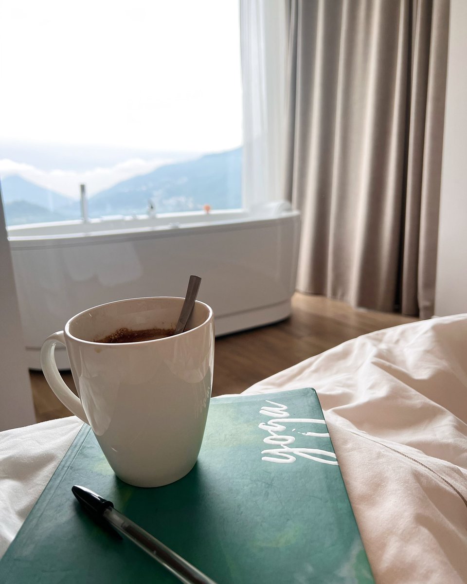 Did you know, journaling is great for healing? Writing down your true thoughts, feelings, gratitudes and challenges helps you to process everything and gain clarity.
#journaling  #divorce #divorcecoach #divorcerecovery #divorcesupport #divorceadvice #heartbreak #heartbroken