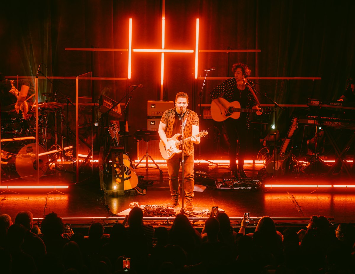 Hunter Hayes, USA Tour 🎸
 
As the Lighting Director and Operator for the sensational US tour of @HunterHayes, the multiplatinum sensation and 5x Grammy-nominated artist, Jeff Maker has been wielding an Avolites Sapphire Touch to create amazing visual spectacles. 🌟🔥