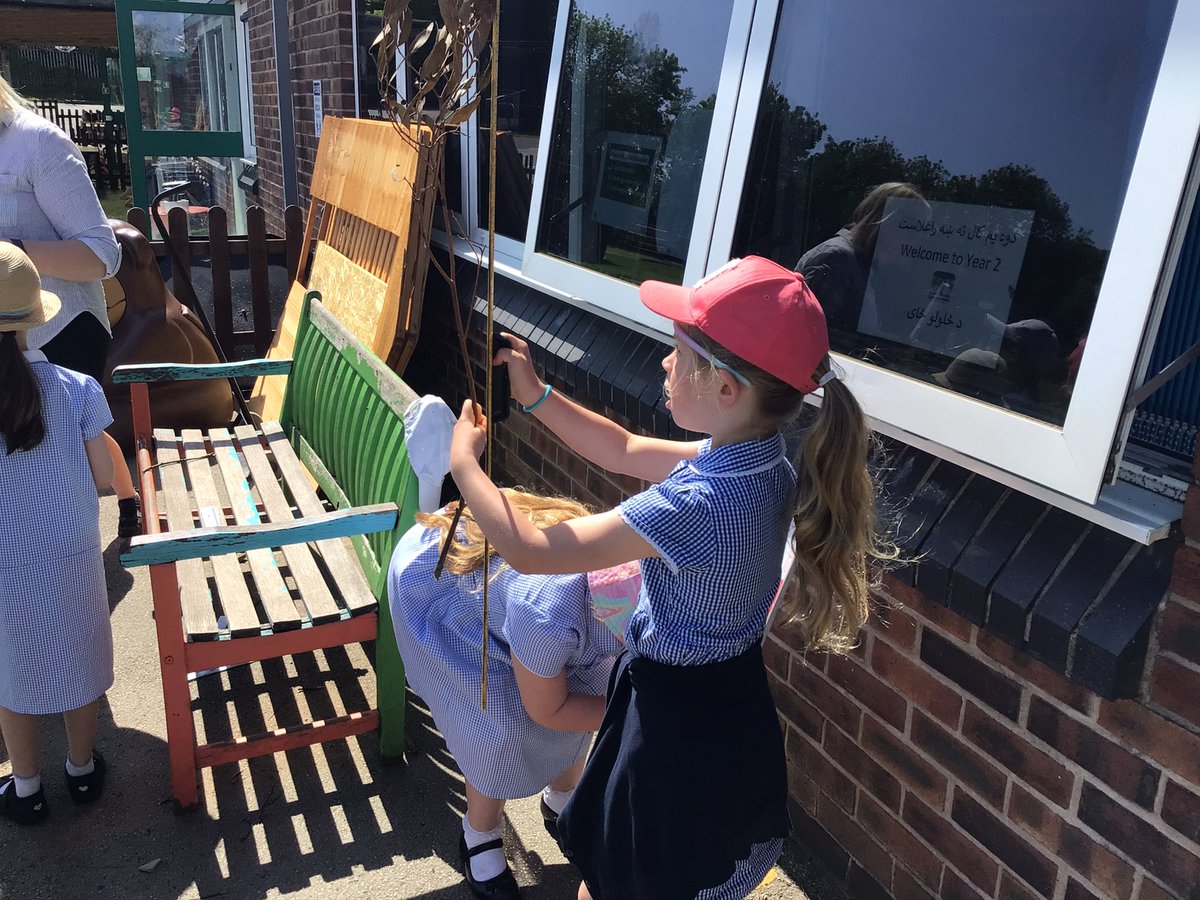 AusthorpeYear2's tweet photo. Putting our measuring skills to the test with challenges to find different length sticks on the field. #Austhorpe https://t.co/K10B4w2ZbC