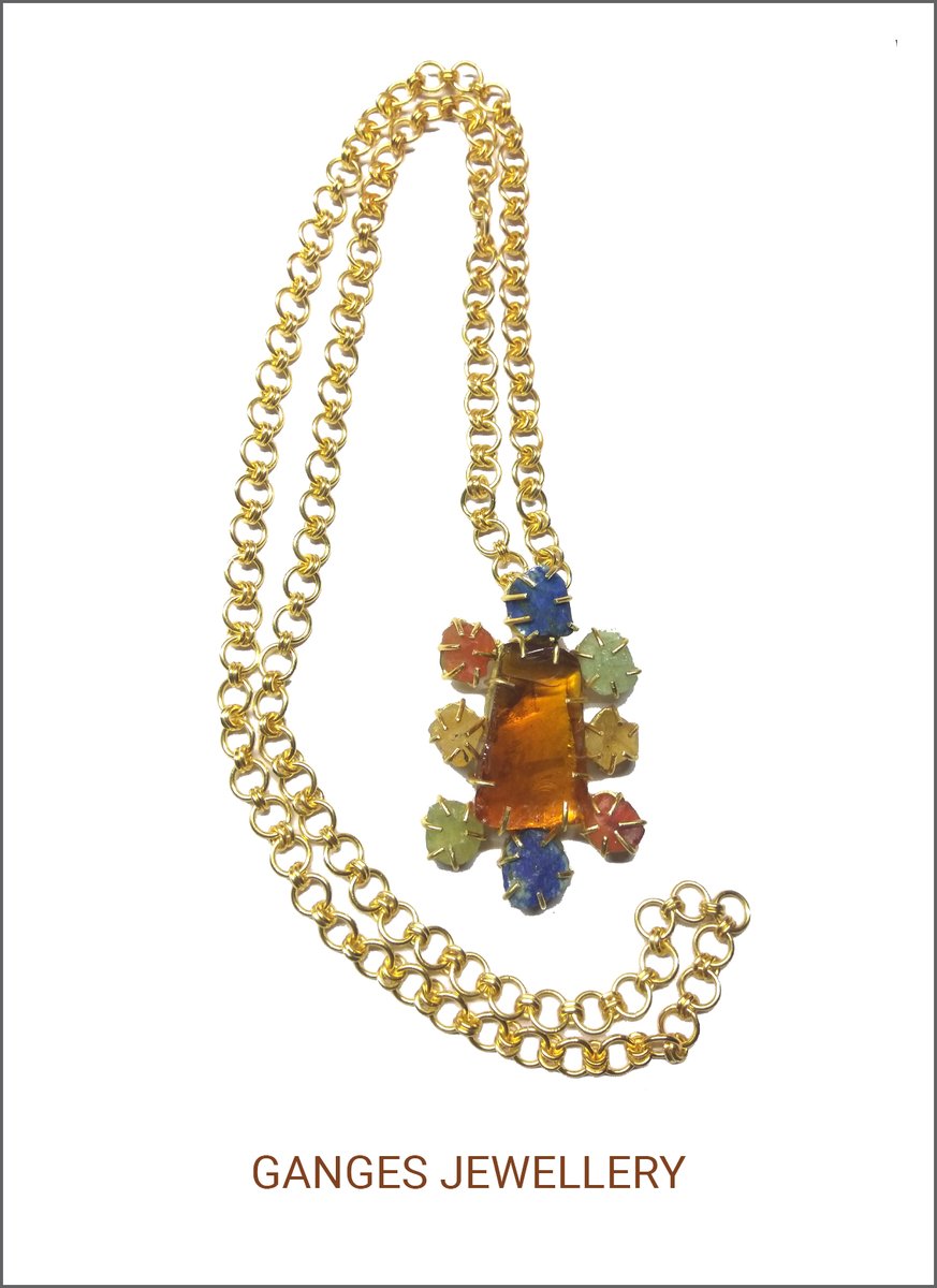 Exclusively designed Jewellery
By Ganges Art Gallery
Made by Semiprecious stones
Pendant

.
.
#jewellery #pendant #gangesjewellery #designedjewellery #earring #fingerring #semipreciousstone