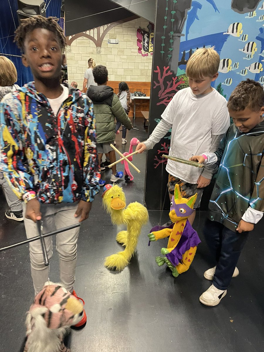 absmith_cses's tweet photo. Had an awesome time on our field trip last week to the Marionette Theater! We learned so much behind the scenes of storytelling and had a fun nature walk around the park @lexingtonelemsc https://t.co/OWxqpyZ3Yc