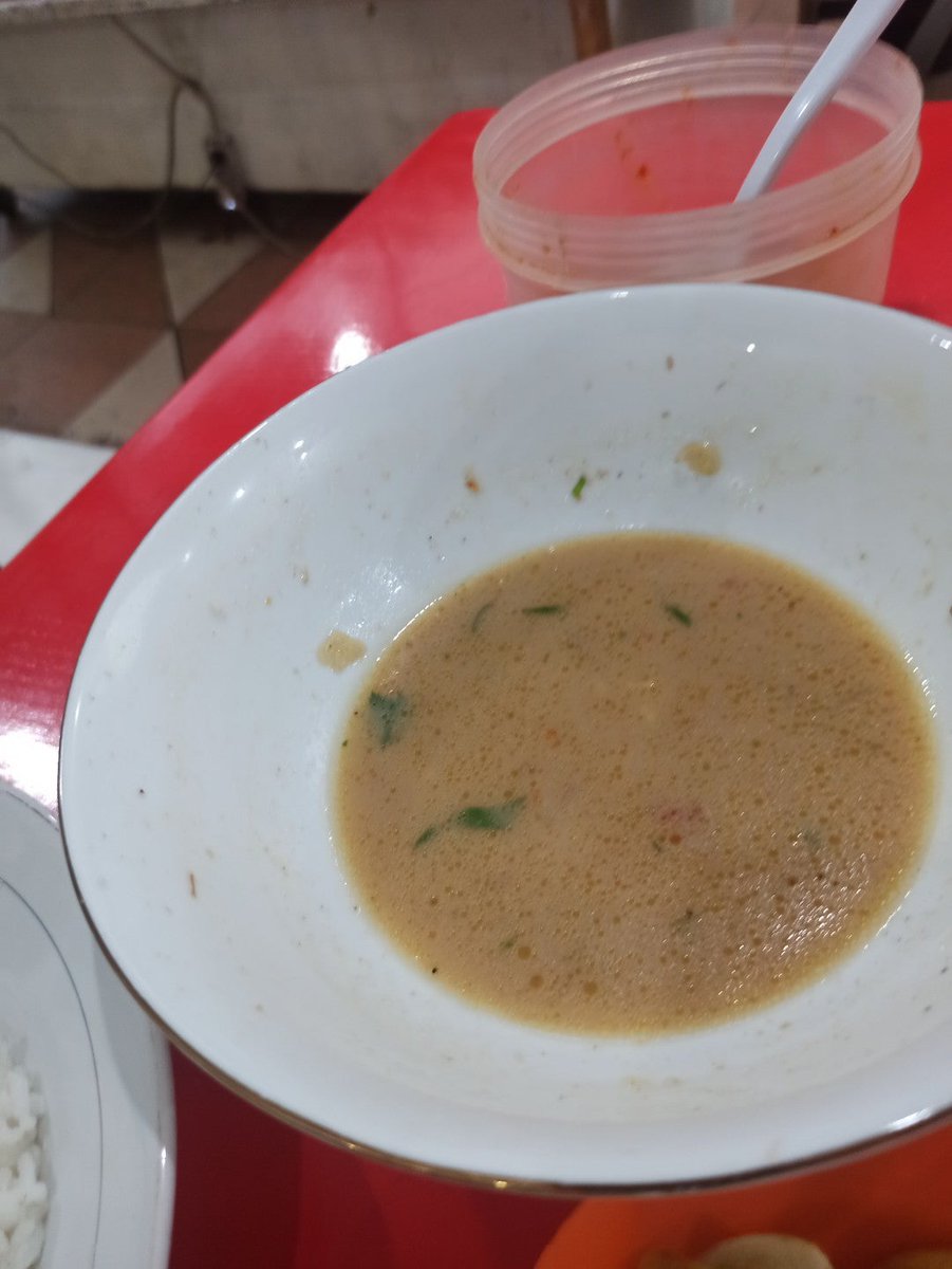 Cemburu's tweet photo. Entek 😂🤭 (@ Kedai Bang Roy in Kecamatan Tegalsari, Jawa Timur) https://t.co/p0W8vNCTsb https://t.co/JdGqCkaKKD