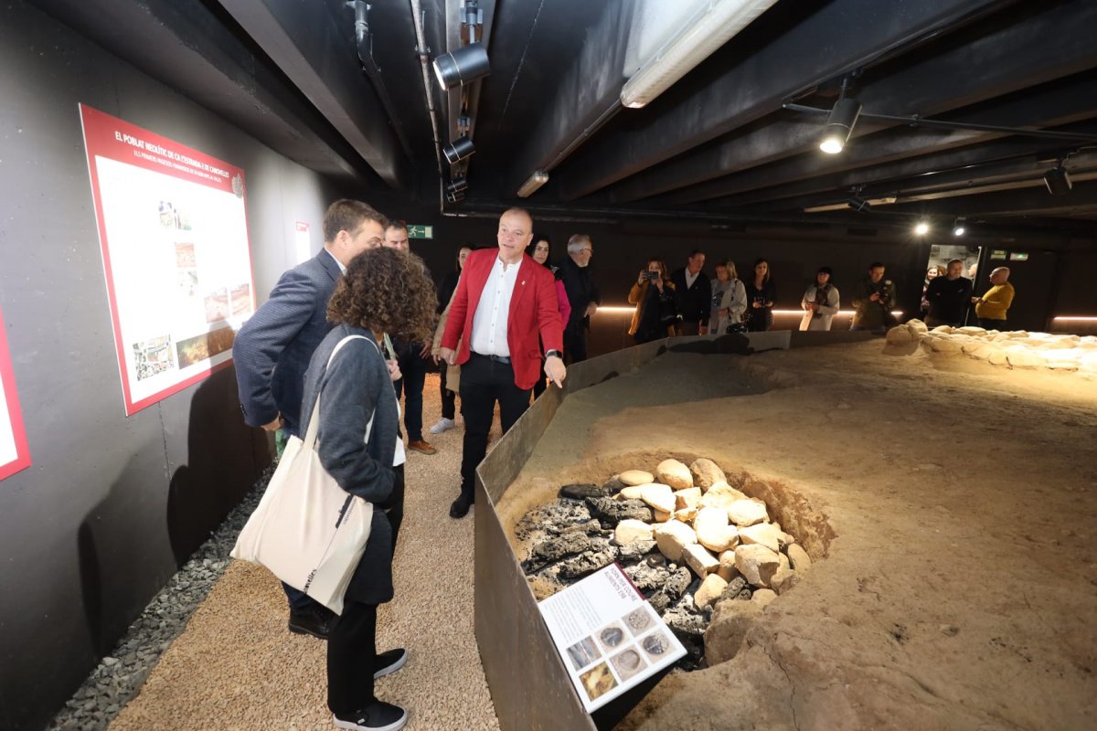 <a href="/ccmaresme/">CC Maresme</a> <a href="/ercmataro/">Esquerra Mataró ERC</a> <a href="/JuntsperMataro/">Junts per Mataró</a> <a href="/pscmataro/">PSC MATARÓ</a> <a href="/ecpmataro/">En Comú Podem Mataró</a> <a href="/CUPMataro/">CUP Mataró</a> La ciutat romana de #Badalona o el jaciment de Ca l'Estrada II al soterrani de l'escola Els Quatre Vents de #Canovelles demostren que és tècnicament possible conciliar tots dos projectes. Demanem que <a href="/patrimonigencat/">Patrimoni cultural</a> intervingui per evitar la pèrdua del nostre #patrimoni