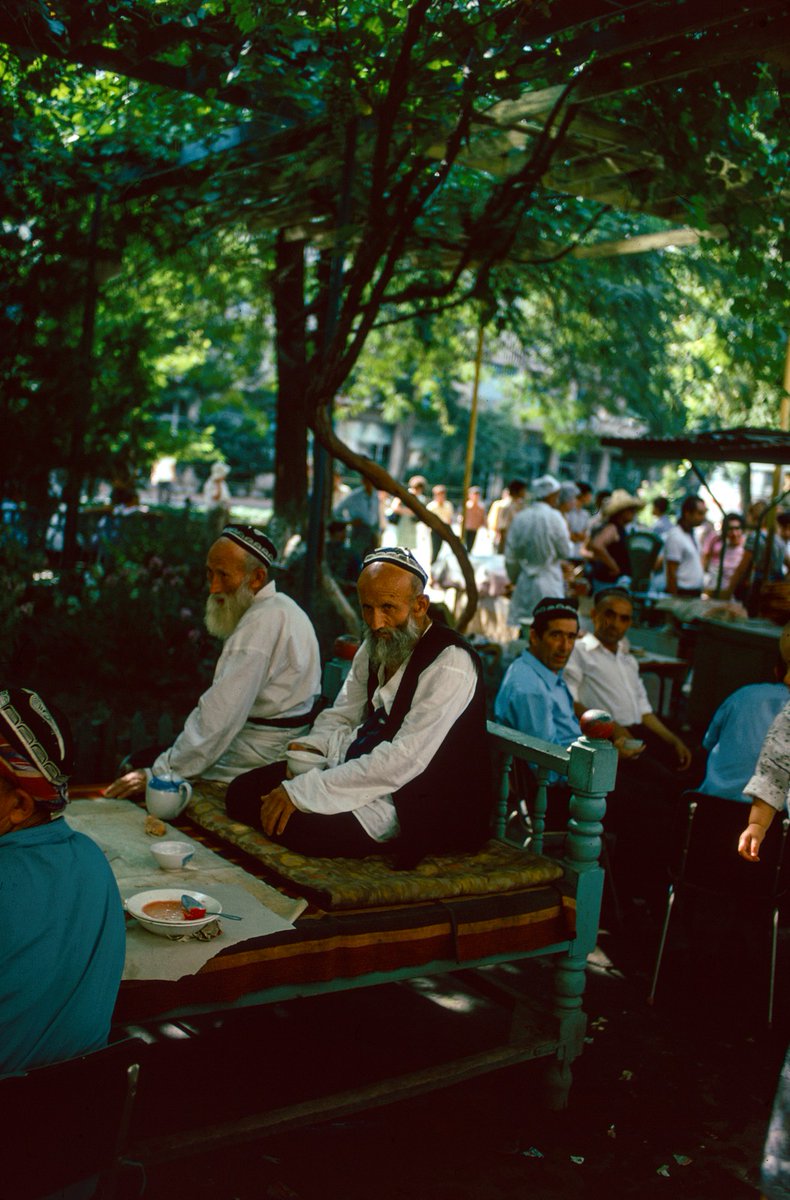 In the courtyard of the teahouse Rokhat in Dushanbe, Tajikistan, USSR, 1974