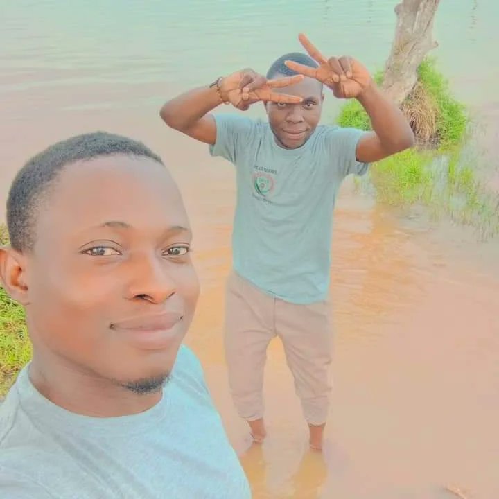 cavanoune's tweet photo. Vivre heureux,
Être heureux pour nous, c'est être au service de la communauté en sortant de l'ordinaire.
Nul n'est heureux tout seul....
#vieadorableong #ODD #calecheavahouin #Brunodogble #heureuxtouslesjours #ecosystemedurable #entrepreneuriat #PICoDE https://t.co/gcK8848xsu