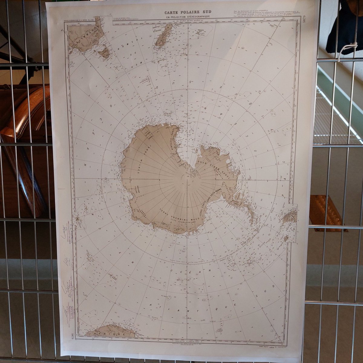 Irène Mopin (@irenemopin) on Twitter photo 🍾 Inauguration de la nouvelle exposition du @DeHistorique : #Brest, cité d'exploration polaire 🐧
👉 servicehistorique.sga.defense.gouv.fr/evenements/bre…
@_IPEV <a href="/Ifremer_fr/">Ifremer 🌊</a> @IUEM_Brest <a href="/shom_fr/">Shom</a> <a href="/IFMbrest/">IFM Brest Bretagne</a> <a href="/UBO_UnivBrest/">UBO - Univ. Brest</a> @BrestFr #poles #recherche #exploration #cartographie <a href="/ENSTABretagne/">ENSTA Bretagne</a> 🍾 Inauguration de la nouvelle exposition du @DeHistorique : #Brest, cité d'exploration polaire 🐧
👉 servicehistorique.sga.defense.gouv.fr/evenements/bre…
@_IPEV <a href="/Ifremer_fr/">Ifremer 🌊</a> @IUEM_Brest <a href="/shom_fr/">Shom</a> <a href="/IFMbrest/">IFM Brest Bretagne</a> <a href="/UBO_UnivBrest/">UBO - Univ. Brest</a> @BrestFr #poles #recherche #exploration #cartographie <a href="/ENSTABretagne/">ENSTA Bretagne</a>