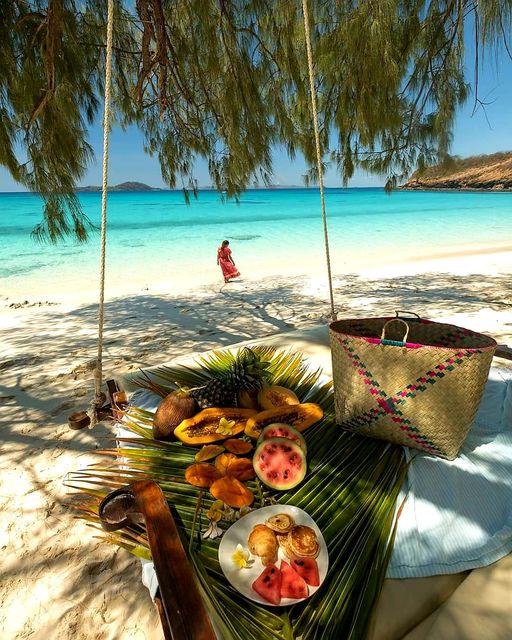 'Le vrai voyageur ne doit avoir aucun objectif.' 

#nosybe #madagascar #travel #travelling #beach #sun #paradise #heaven #tourisme #tourismedurable #destination #traveller #explorateur #chill #bienetre #decouverte #pictures #PictureOfTheDay #Twitter #food #foodie #fruit