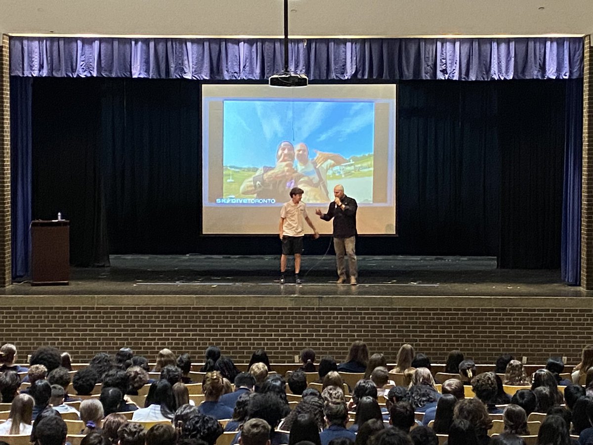 MPSJ_TCDSB's tweet photo. Thank you Coach Miguel Martinez from @MTClife for speaking with students and parents at @MPSJ_TCDSB to promote positive mental health and well-being! Your sessions were thought provoking and inspiring. A heart felt gratitude to our CSPC for organizing!🙏 @TCDSB @MPSJMentalH https://t.co/uBvbdXwa0t