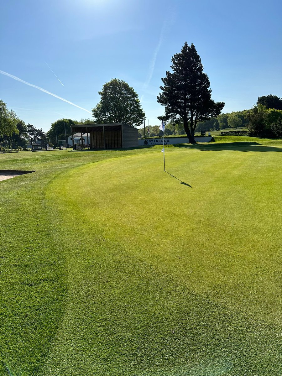StanedgeGC's tweet photo. The course is looking exquisite in the Wednesday sunshine ☀️⛳️ all credit to @Leeawilliams3 and his team.
#teamwork #greenkeeping @tyzack_s @DesChes @famegolfacademy @chesterfielduk
https://t.co/8p4Y0Em9JB
#members #golfclub #visitors #greenfees #summergolf https://t.co/IYFcjmW3a3