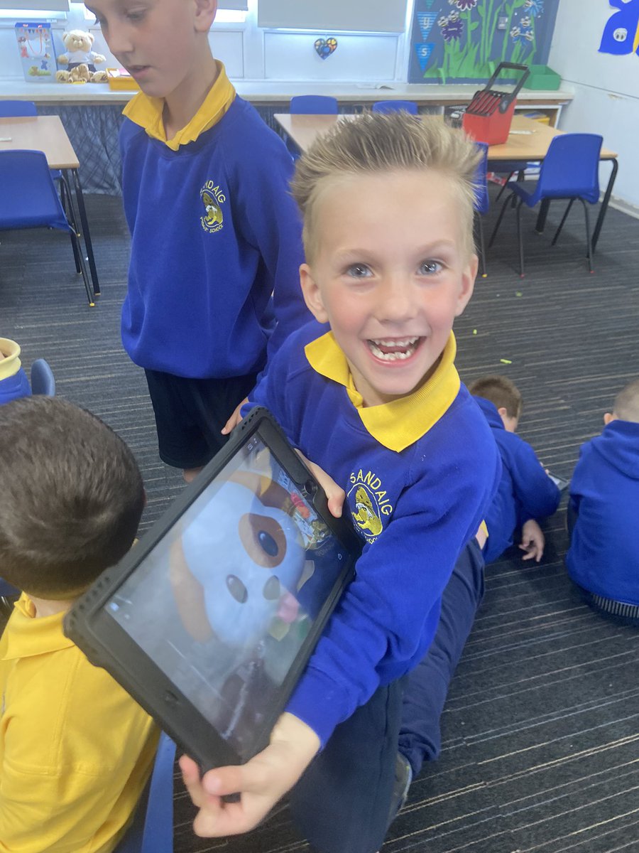 P1s have gone digital! Today we have been using clips and a green screen to make a video. 🐒🖥 thank you to Chris for all your help! <a href="/XMALearning/">The XMA Learning Team</a> <a href="/cgerrard02/">Chris Gerrard 🦸‍♂️💻</a>