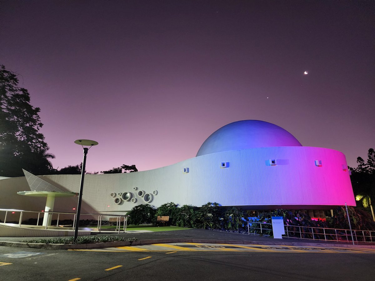 The Sir Thomas Brisbane Planetarium late today on the 45th anniversary of its official opening. Also visible is the Moon with Venus to its lower left. Nearly 2 years since I retired as Curator of the facility after more than 36 years.