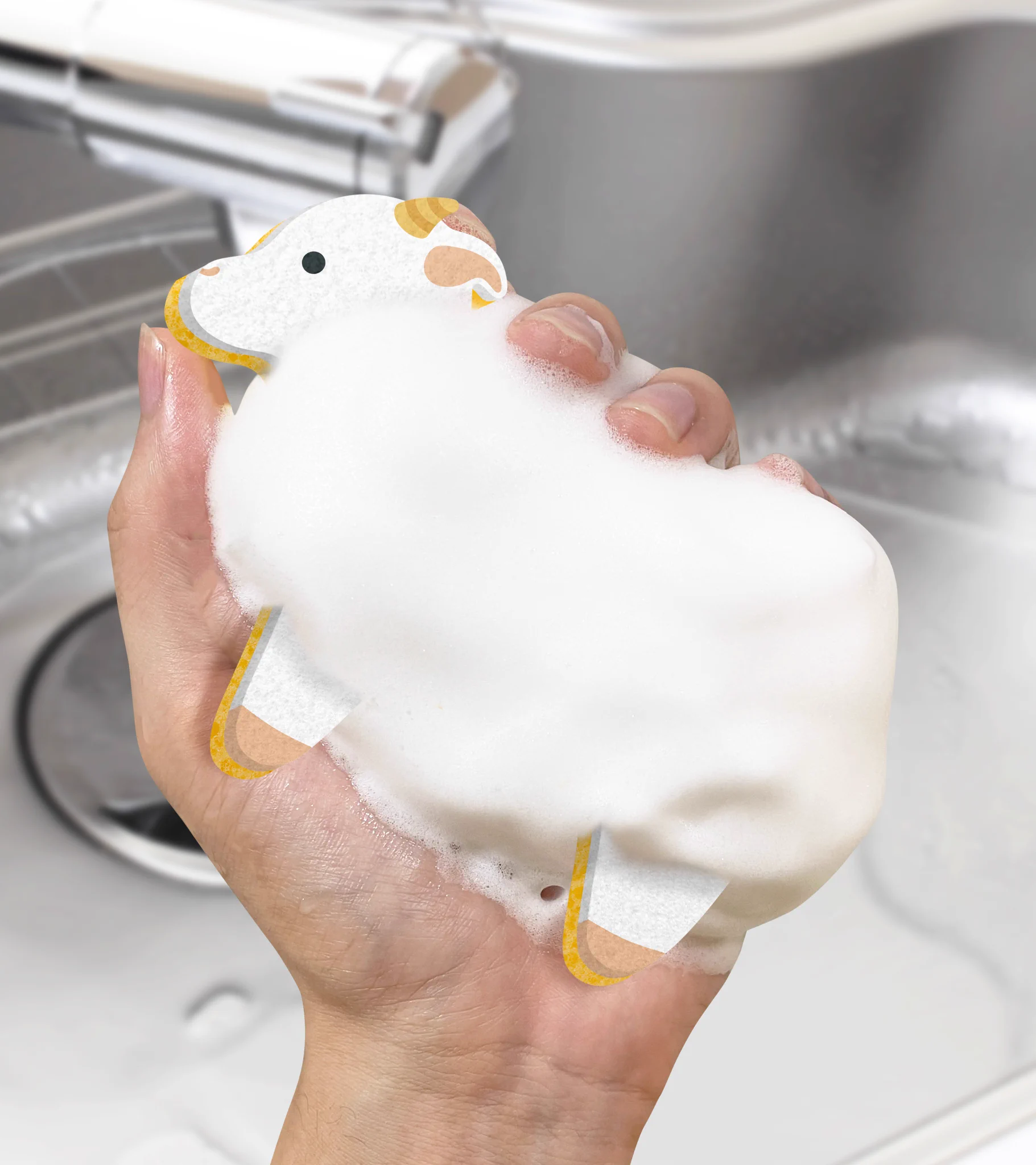 食器洗いが楽しい♪　可愛いヤギのスポンジがモフモフの羊に変身！