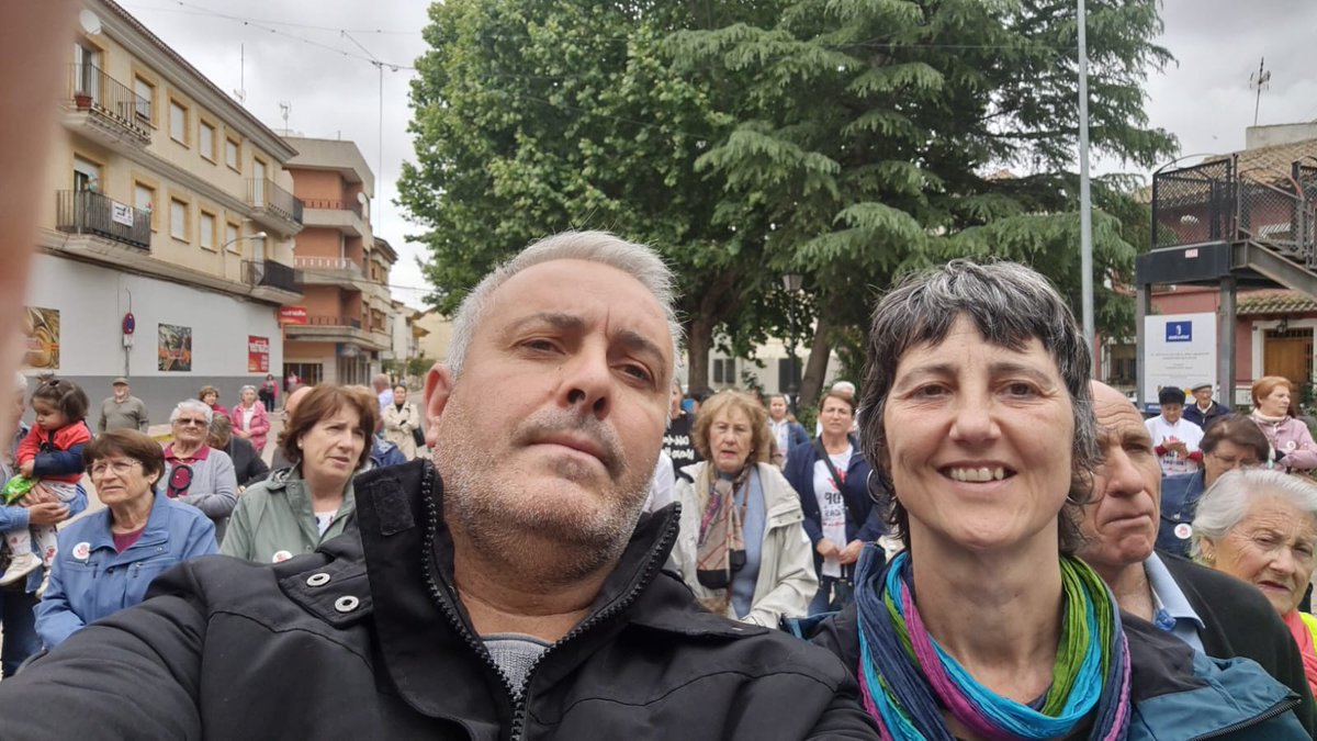 Apoyando el rechazo masivo al proyecto de planta de biogás en Fuentealbilla. La ciudadanía y las asociaciones y colectivos lo consideran una amenaza medioambiental, no la solución a los residuos de las macrogranjas que se intenta vender.  #NoALaPlantaDeBiogás