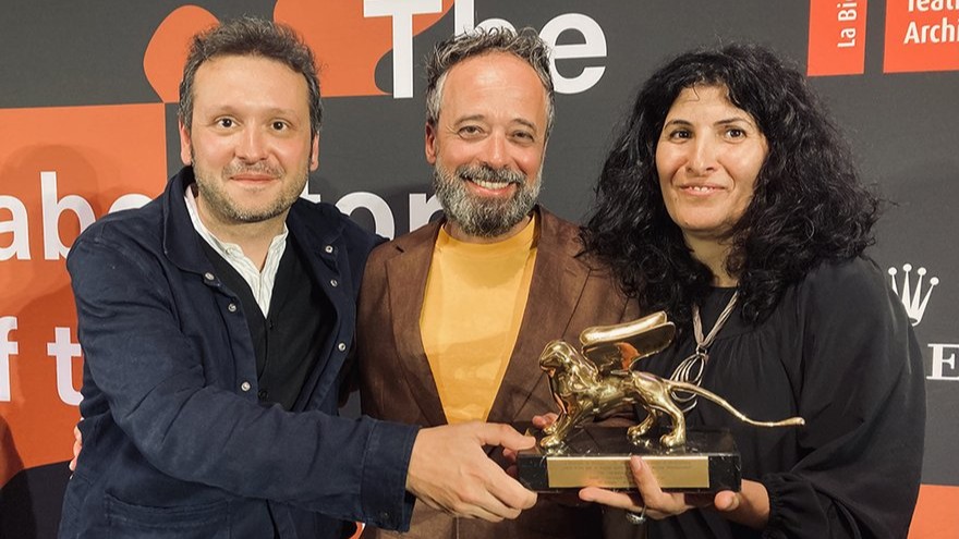 🏆🏅🏅 An RCA winner and two special mentions at the Golden Lion Awards <a href="/la_Biennale/">La Biennale di Venezia</a> di Venezia!

Emilio Distretti, @ThandiLoewenson, Yussef Agbo-Ola and <a href="/IPestellini/">Ippolito Pestellini Laparelli</a> from the RCA were part of a special ceremony last weekend.

bit.ly/43pSxya

#BiennaleArchitettura2023