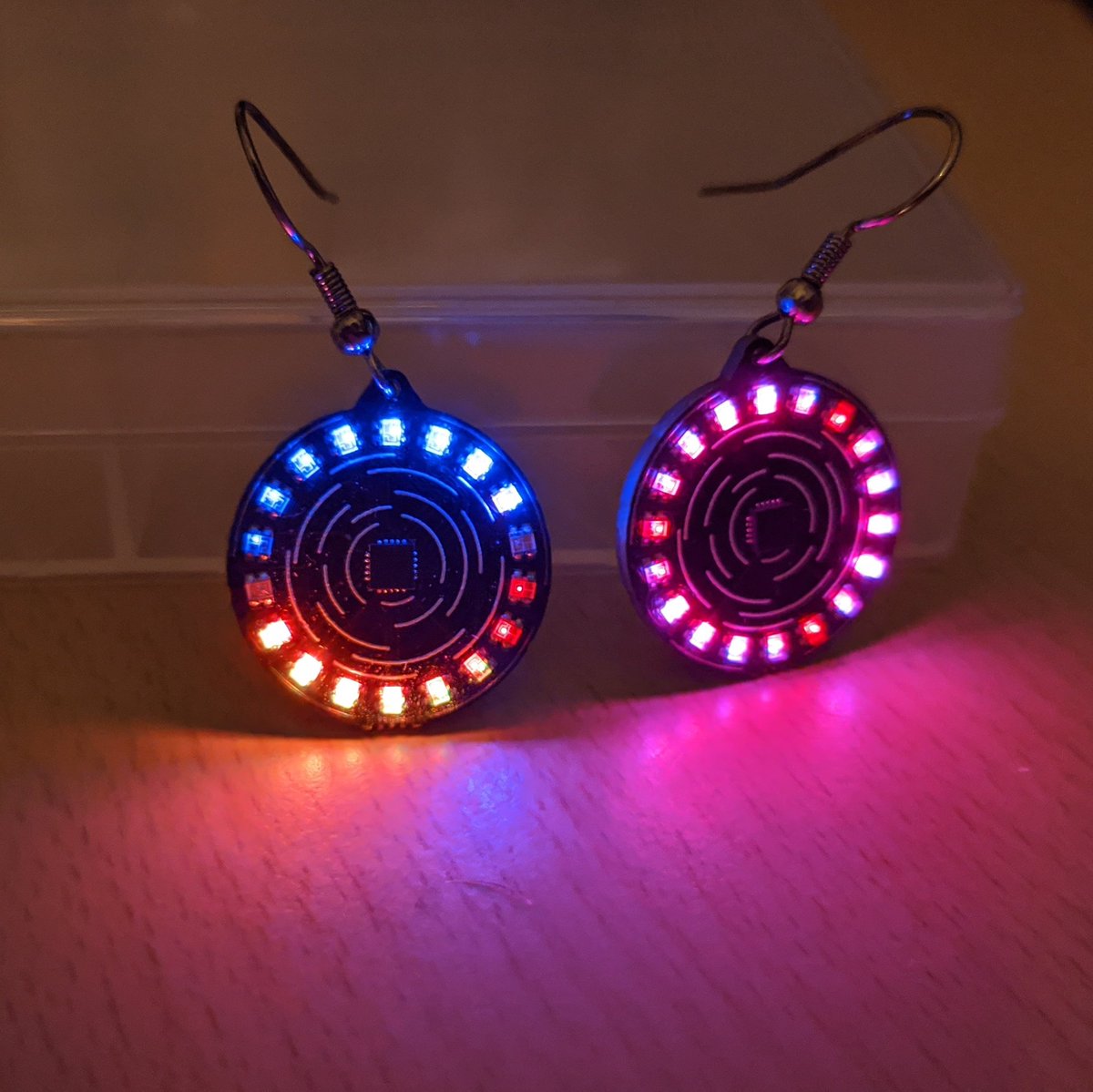 aykevl's tweet photo. I made some @TinyGolang powered LED earrings!

For more information and updates, please follow me on Mastodon:
https://t.co/xKhBFd2vBe
I'm not really active here on Twitter anymore but wanted to share this one thing. https://t.co/iur3XCnJBs