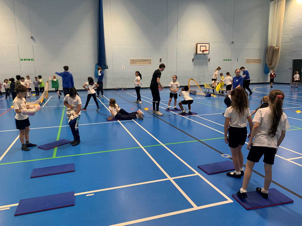 @BoltonCollege hosted another great #schoolslinking visit today. Year 3 pupils from @StThomas_CE and @StBrendansRCPri were so excited to finally meet face to face! They had fun taking part in a range of sports led by @BoltonSport_PS students. Thank you to everyone involved!