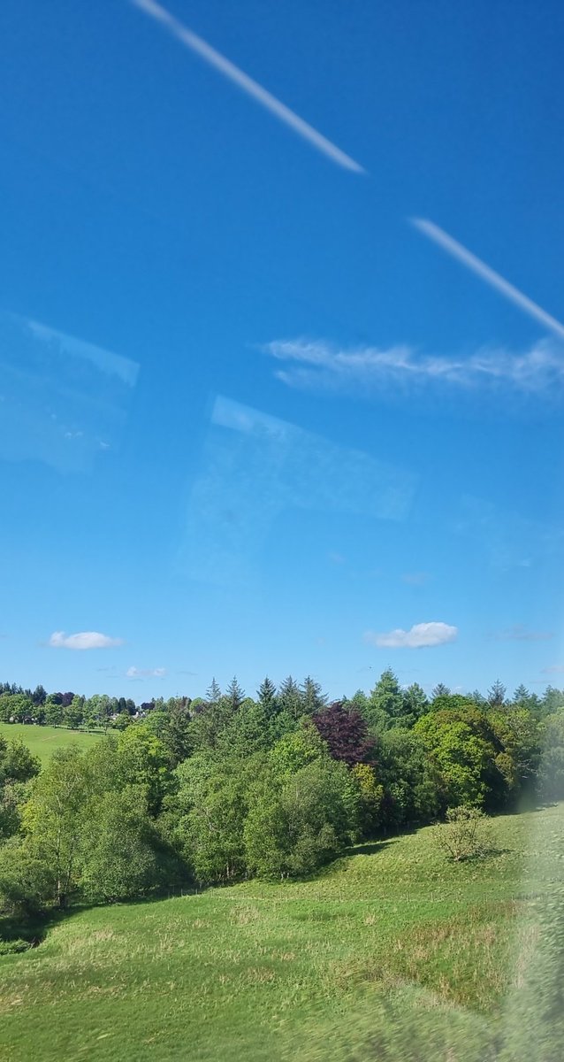 jayneross_'s tweet photo. Time to Journey home after a brilliant 3 days! The building and cakes just made it even better 😂 https://t.co/KwopPEpqSK