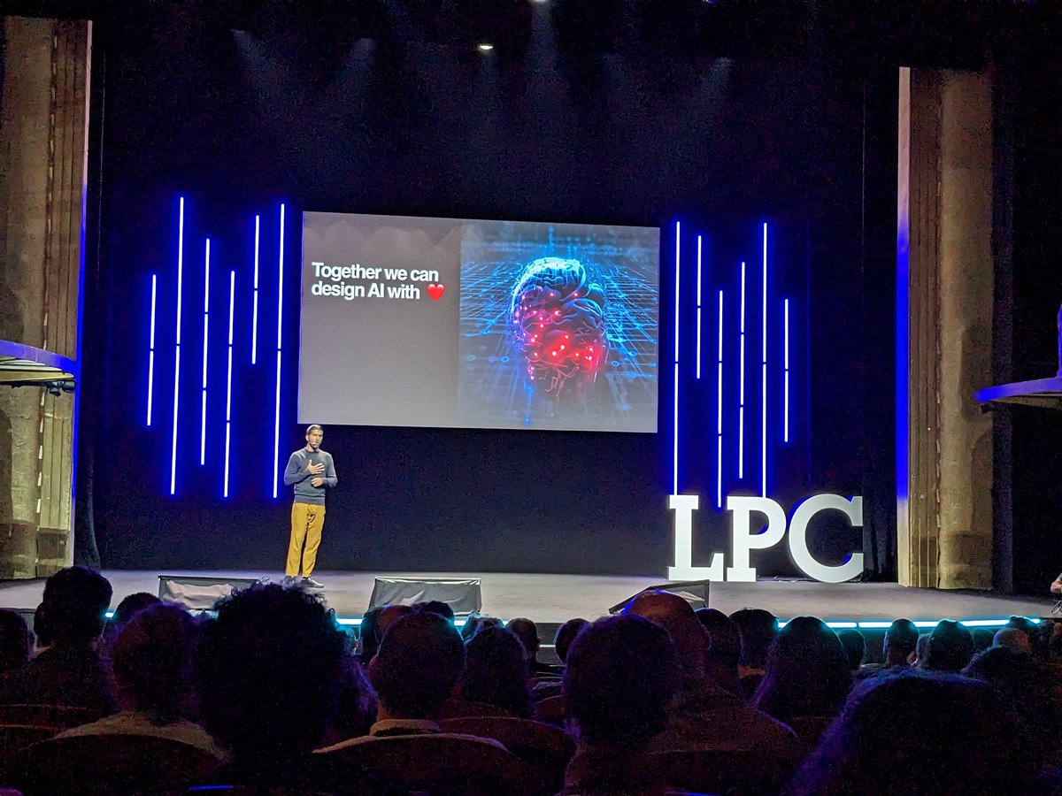 It was already time for the last talk of the day… but what a talk! <a href="/ngavini/">Naveen Gavini</a>, Chief Product Officer <a href="/Pinterest/">Pinterest</a> was on stage to talk about designing AI with ❤️! 
#lpc2023 #product #GenerativeAI