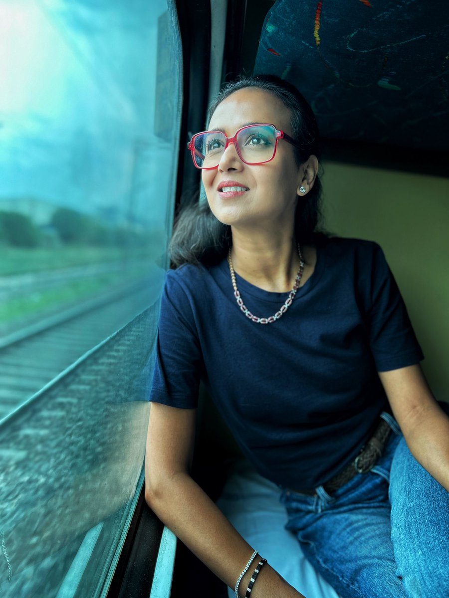 My journey is inwards, even as I look out 🚂🫶🏼🦋 #travelinspiration #insideout #sukhtraveller