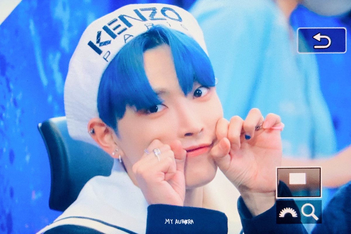 myaurora1107's tweet photo. 230524 귀욤둥이고앵이 잘자라 🫳🫳
#홍중 #hongjoong #에이티즈 #ateez https://t.co/2cpkuCGzPc