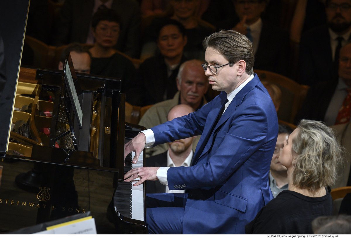 Festival Pražské jaro / Prague Spring Festival (@prazskejaro) on Twitter photo Full of immense pulsating energy - that was yesterday's concert of <a href="/CzechPhil/">Czech Philharmonic</a>, <a href="/VikingurMusic/">Víkingur Ólafsson</a> and composer-conductor John Adams, who performed in The Czech Republic for the first time!  A classic "Must the Devil Have All the Good Tunes?" was followed by Ólafsson's divine encores. Full of immense pulsating energy - that was yesterday's concert of <a href="/CzechPhil/">Czech Philharmonic</a>, <a href="/VikingurMusic/">Víkingur Ólafsson</a> and composer-conductor John Adams, who performed in The Czech Republic for the first time!  A classic "Must the Devil Have All the Good Tunes?" was followed by Ólafsson's divine encores.