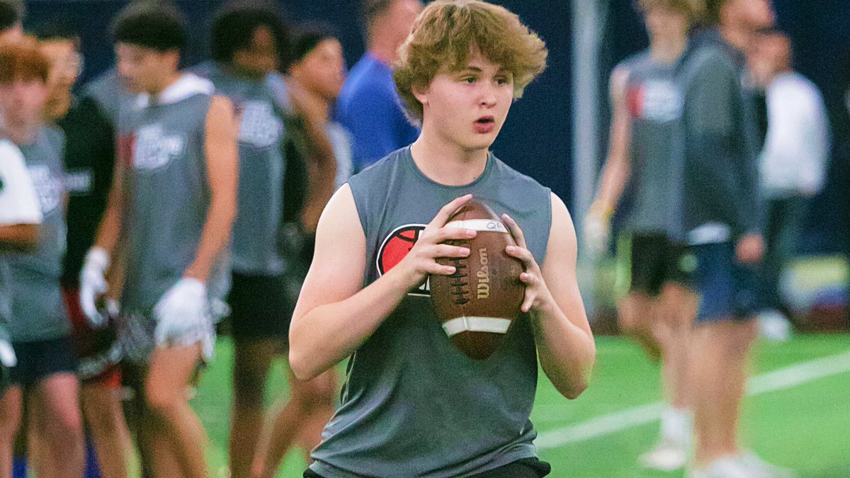 The QB1's were lettin that thang F~L~Y this weekend at the NJ/NY PRZ Next Rising Prospect Camp. The studs were studs🎯. But also a few nice surprises. 5 QB's from 4 states get a nod here! 👓:prepredzone.com/2023/05/nj-ny-…