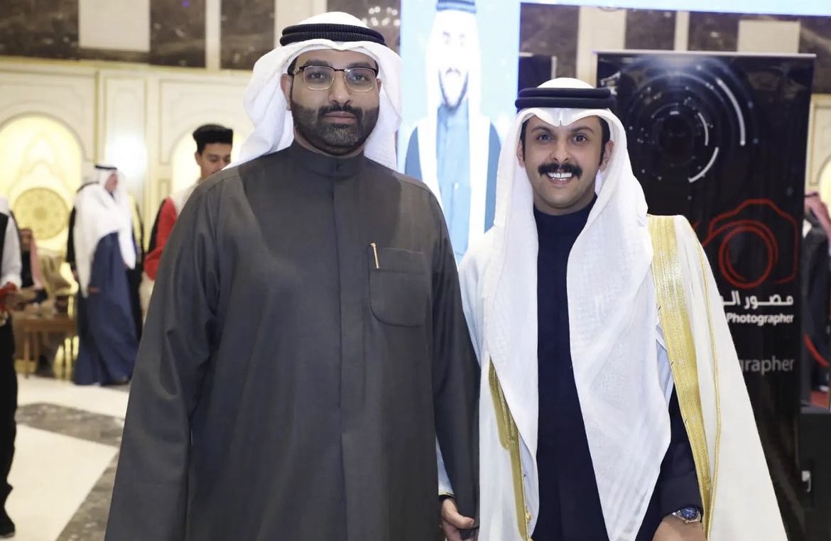 #افراح_الرشايده 
#د_محمد_منصور_صنت_الرشيدي
#محمد_منصور_الرشيدي 
#عمر_نايف_البراك 
صوره تذكاريه لحضور الدكتور محمد منصور صنت البراك لحفل زفاف عمر نايف البراك