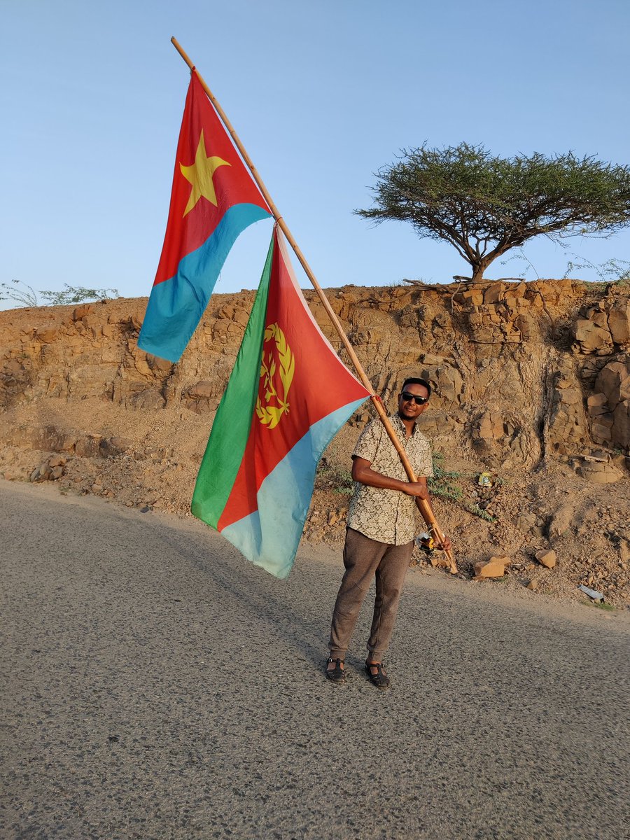 #May24 is the day our 🇪🇷 flag raised high & proud on its rightful stand. Heavy price was paid for it, blood & sweat of our precious young men & women! #Eritrea|ns will always honour this day with pride! I salute &respect our martyrs #EritreaPrevails
#EritreaAt32
#IndependenceDay