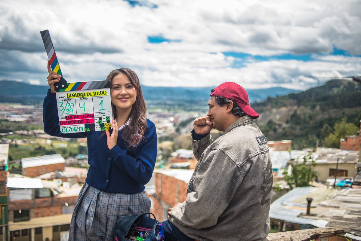 katherineesf's tweet photo. Están disfrutando de nuevo por @CaracolTV La Gloria de Lucho? https://t.co/KYJ7XMp6Wc