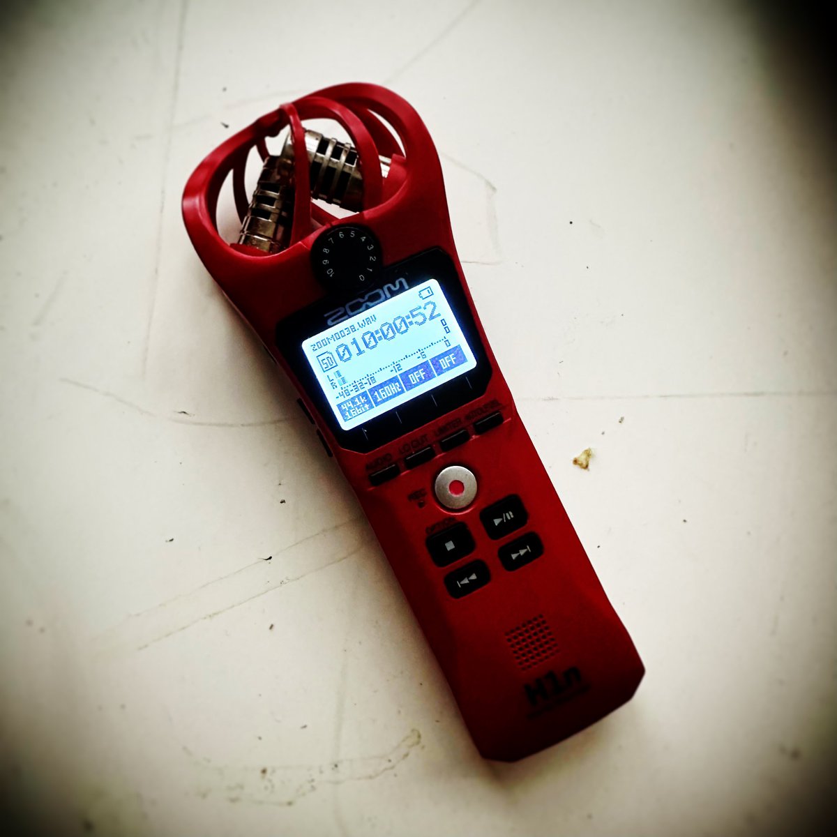 bleepbloopmusic's tweet image. Elevate your audio game with the Zoom H1N Digital Recorder now on sale for just $66 on Amazon 🎙️ 

🔗 Grab yours here: amzn.to/3WuM5DS

Capture crystal clear sound on the go, perfect for musicians, podcasters, journalists, and more. #zoomh1n #audiorecorder #amazondeal