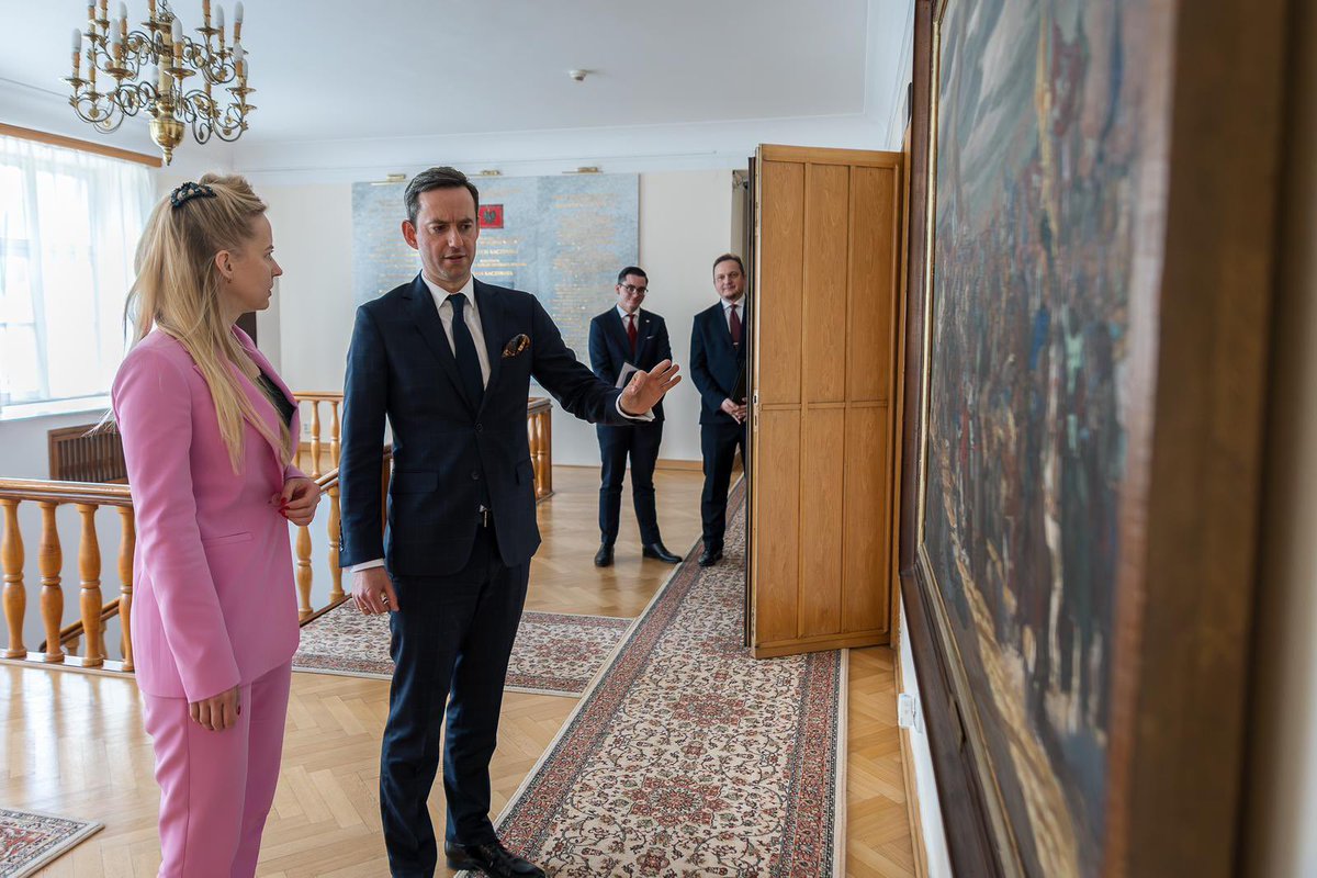 MarcinOciepa's tweet photo. Dziękuję za wizytę oraz świetną rozmowę na temat współpracy dwustronnej, w NATO oraz UE mojej litewskiej odpowiedniczce minister Grecie M. Tučkutė🇵🇱��🇱🇹 https://t.co/ZbSuszvc7c