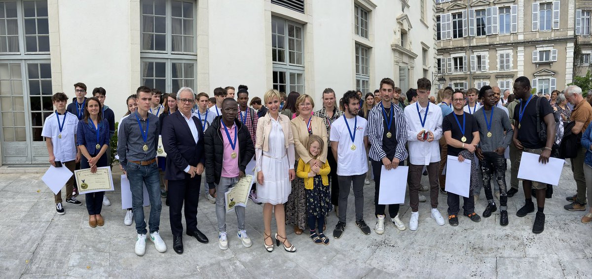 Ce concours a l'ambition de détecter les jeunes talents ayant de réelles compétences professionnelles et de leur permettre une meilleure insertion dans le monde professionnel. 
Source de motivation pour les jeunes, c'est un passeport pour l'emploi et un gage de qualification 👏