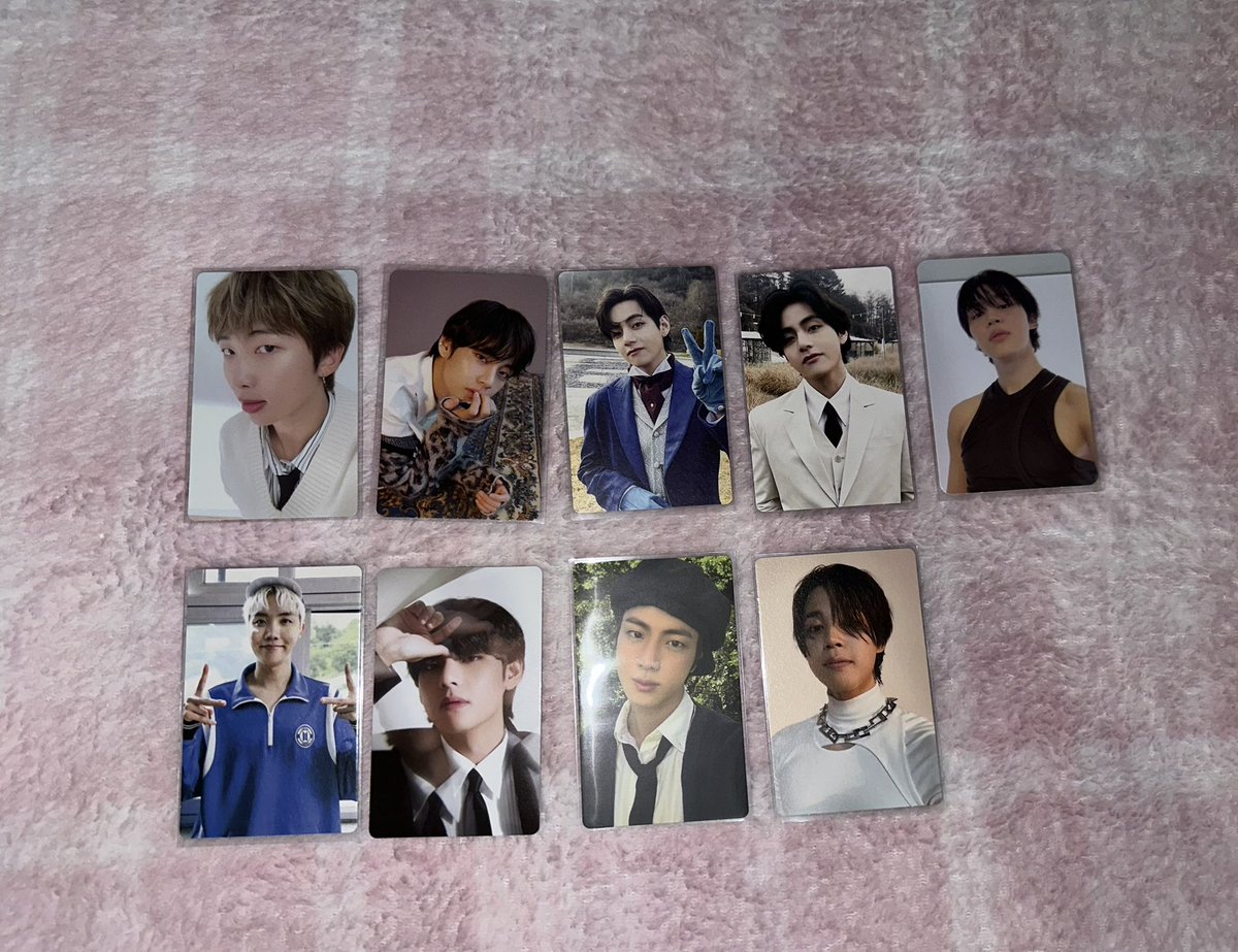 prisscaaa's tweet image. WTS PC BTS! 
 
siapa tau ada yang lagi cari cari pc 

#pcbts #taehyung #jimin #jin #jhope #rm #suga #jungkook #jiminketek #photofolio